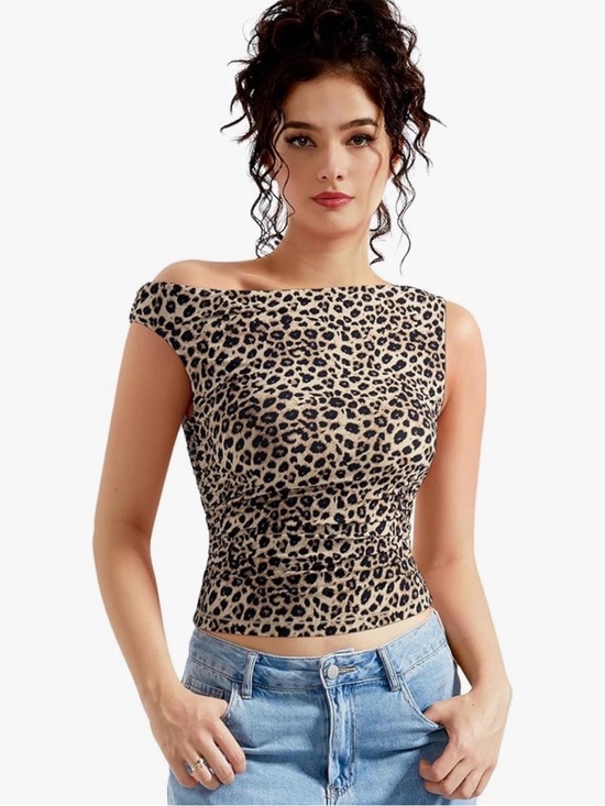 Unknown Tops - Leopard Print Crop Tank Top
Size Medium